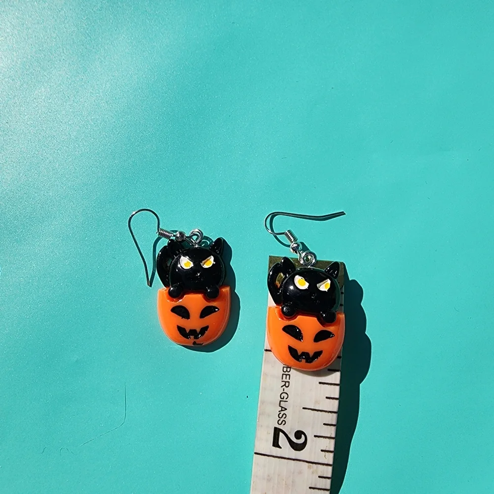 🎆 Black Cat Pumpkin Earrings | Halloween Cat Lover Jewelry | Cute Spooky Dangle - Picture 3 of 3